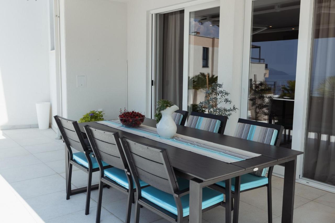 Villa Smaragd - Lapis - Luxury Apartment With Shared Pool Makarska Exterior foto