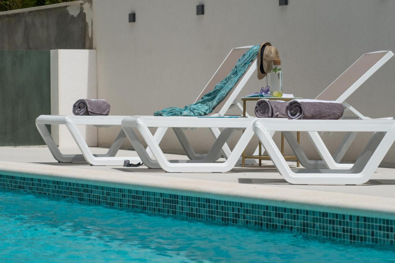 Villa Smaragd - Lapis - Luxury Apartment With Shared Pool Makarska Exterior foto